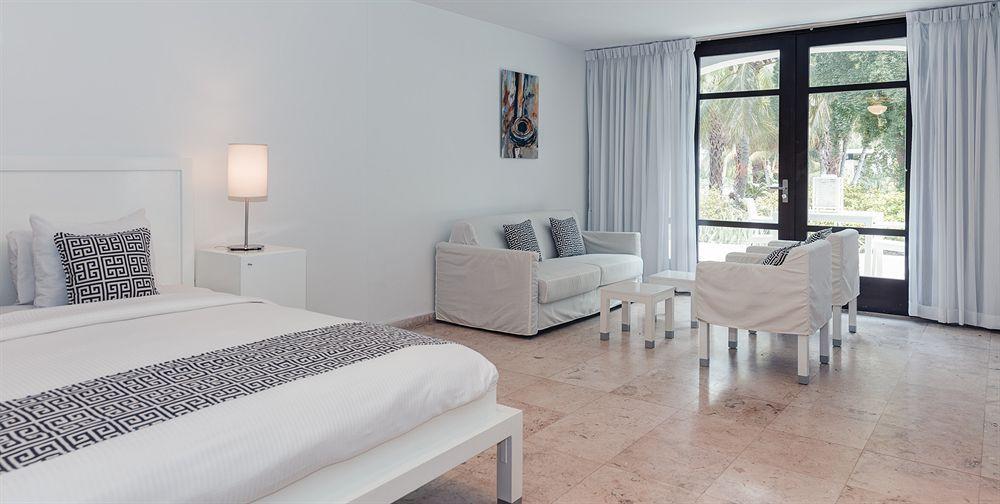 Floris Suite Hotel - Spa & Beach Club - Adults Only Piscadera Bay Exterior foto